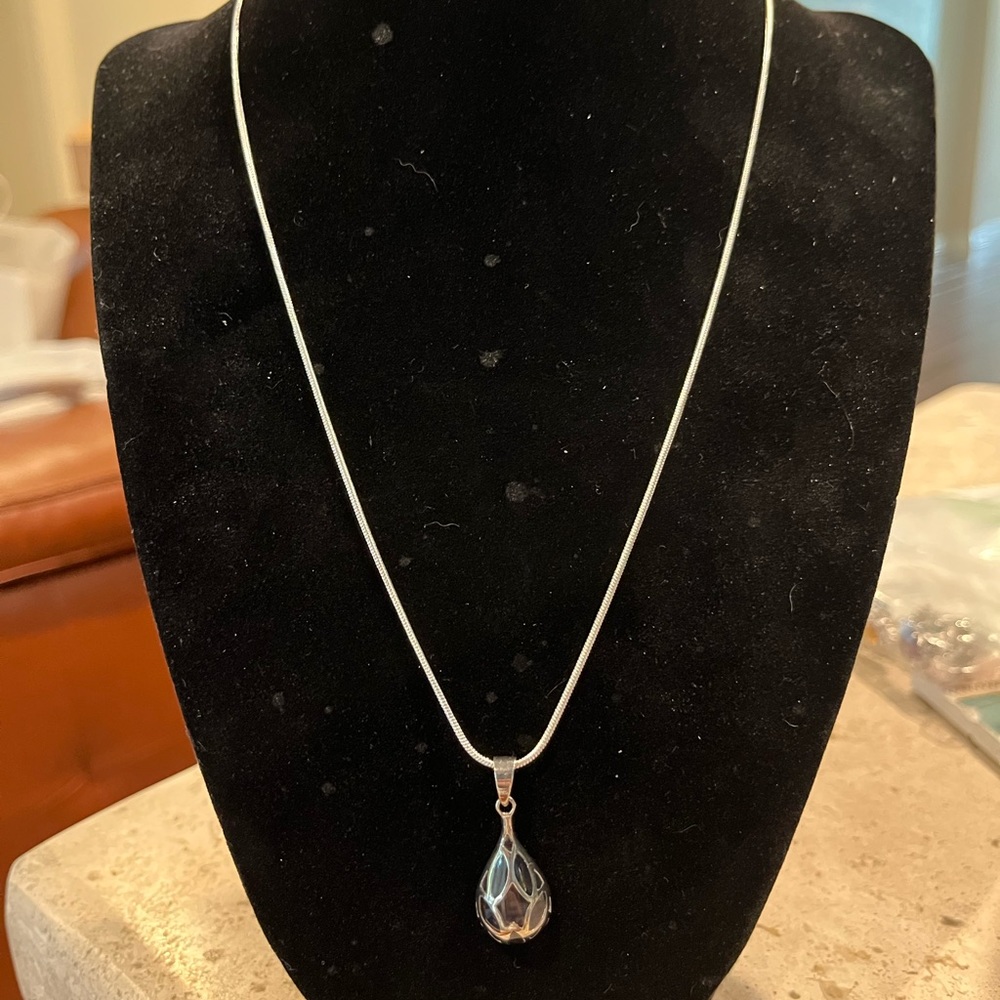 Smokey purple with silver design 18” necklace